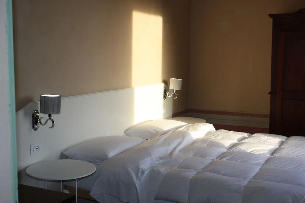 Villa Sant'Andrea Siena 2*,